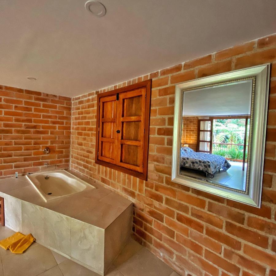 Finca Turistica De Alojamiento Rural Avalon Jardin Ngoại thất bức ảnh